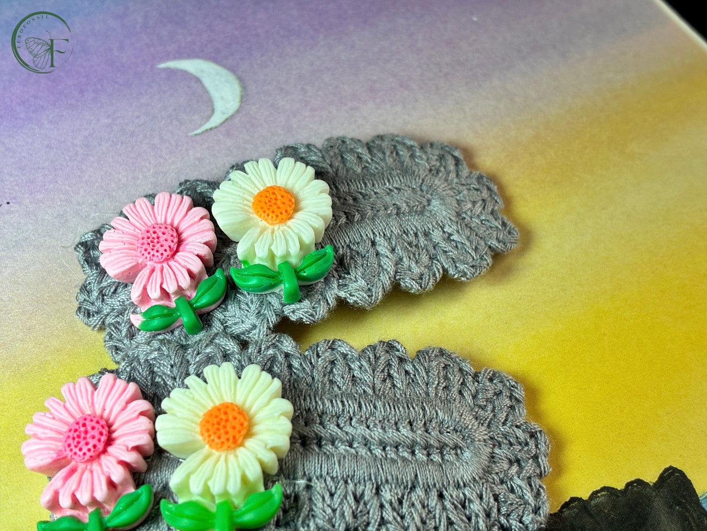🌼 Daisy Tales Grey – Handmade Crochet Hair Clip with 3D Daisies | Stylish Hair Accessory for Girls & Women