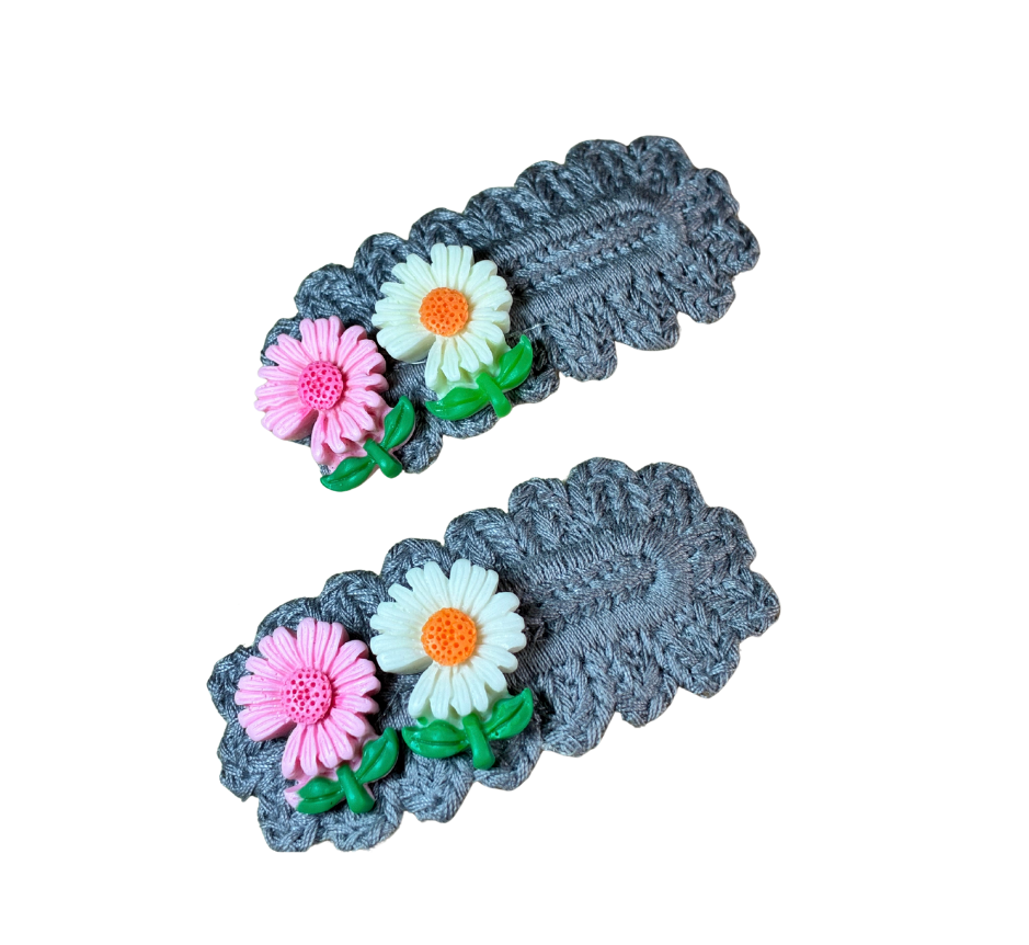 🌼 Daisy Tales Grey – Handmade Crochet Hair Clip with 3D Daisies | Stylish Hair Accessory for Girls & Women
