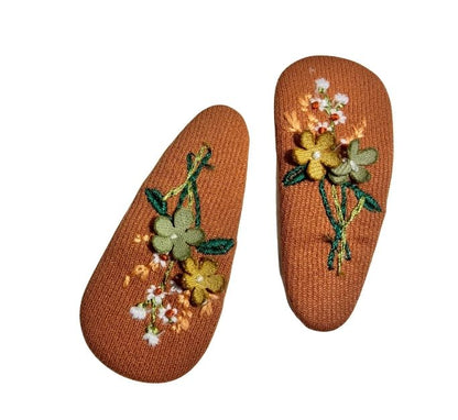 🌼 Amber Bloom Crochet Hair Clip – Rustic Floral Charm for Monsoon Style | Handmade by ZeroFossil